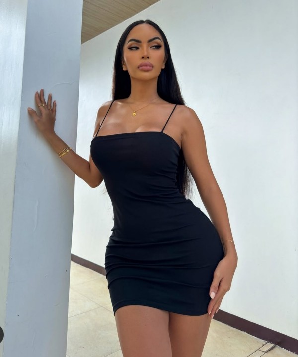 La morena y dulce colombiana