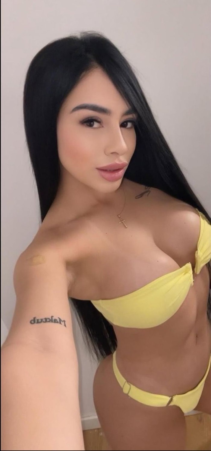 TENGO MI COÑO APRETADITO Y MOJADITO