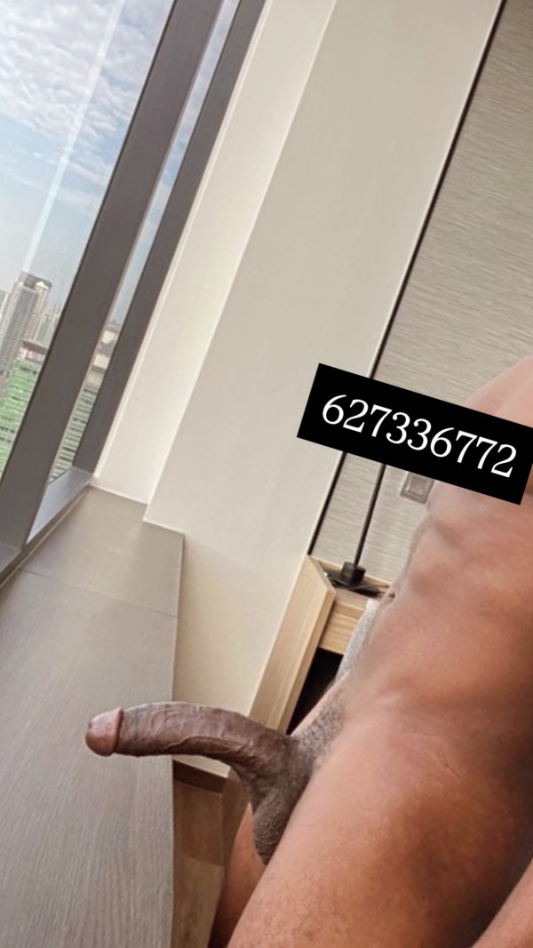 Black XXL negro africano guapo limpio