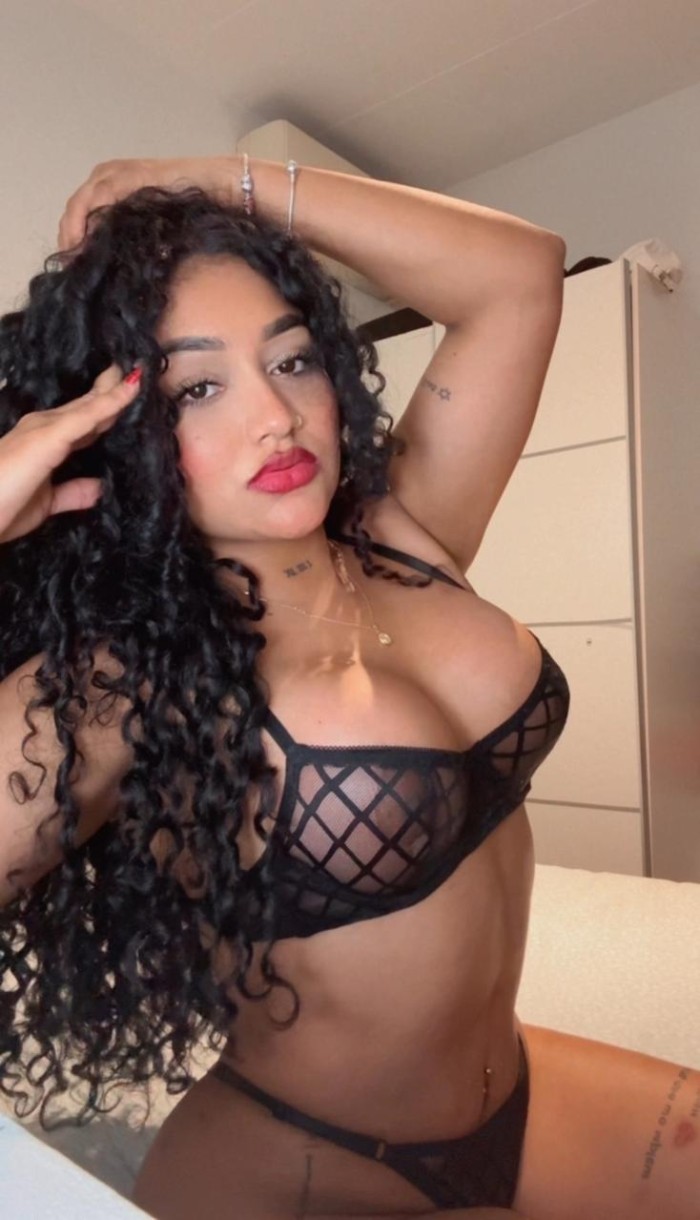 Colegiala busca una noche de sexo inolvidable sal