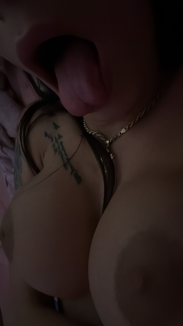 INSACIABLE ARDIENTE Y MUY LECHERA CON FULL ERECCIÓN VERSÁTIL FLACATETONA