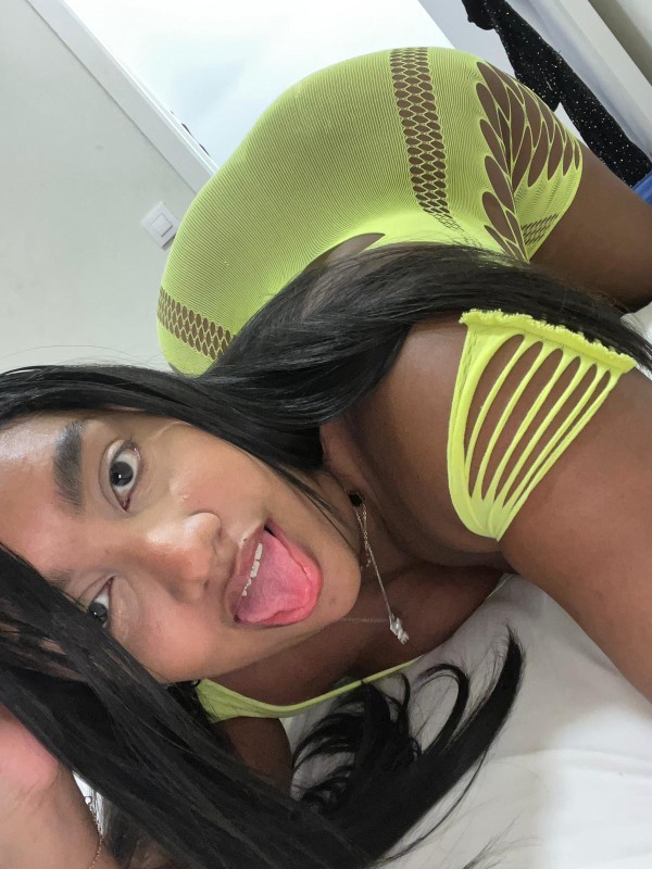 Valeria mulata ardiente