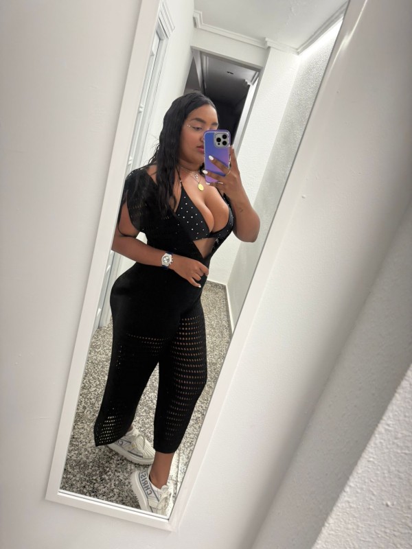 VALERIA ARDIENTE MULATA