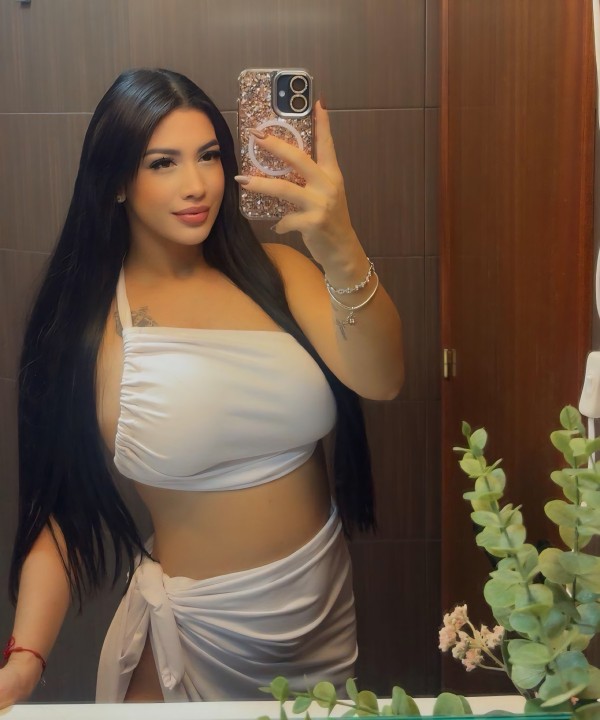 Mia novedad 23 años sin prisas belleza