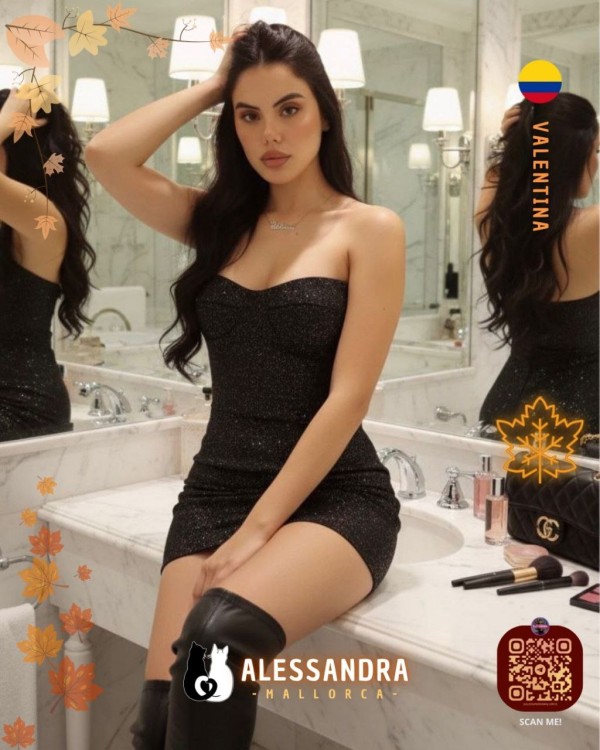 SEXY Y ENCANTADORA JOVENCITA EN EL CENTRO DE PALMA DE MALLORCA.