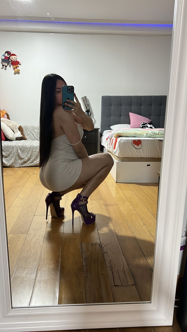 Hermosa trans colombiana