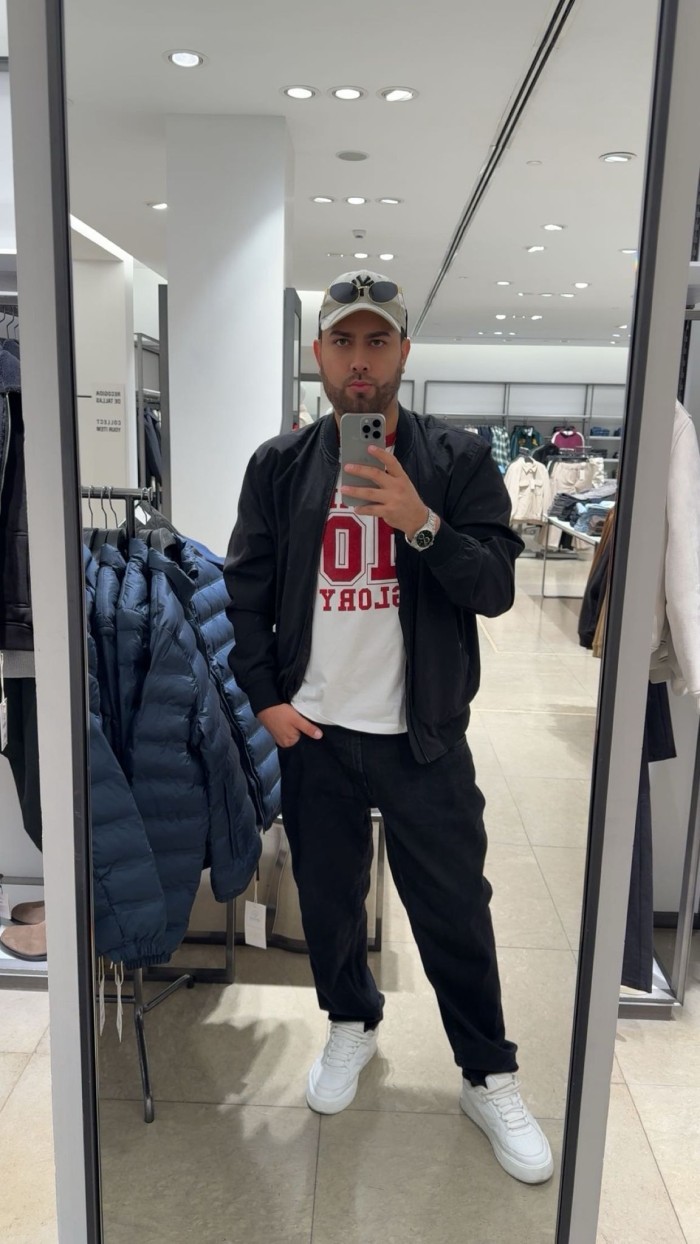 Apuesto chaval discr fotos reales y auténticas