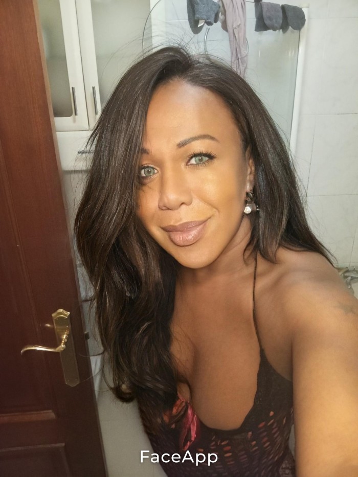 Trans pitty mulata activa  y pasiva