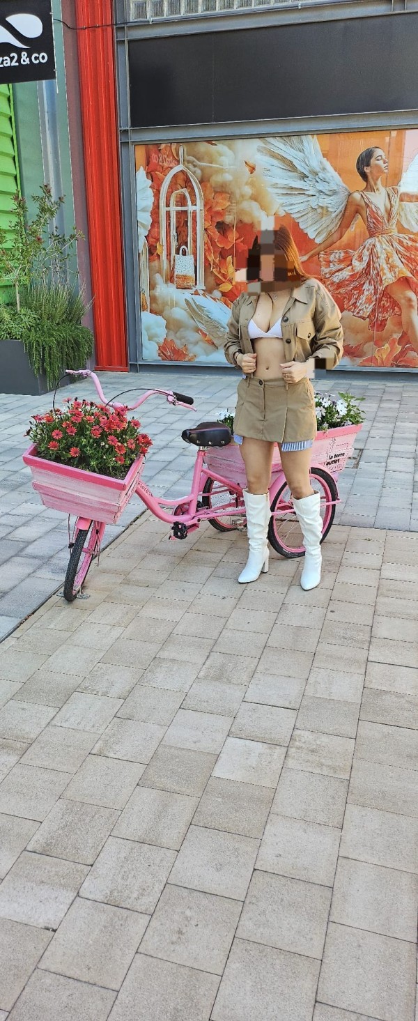 Hermosa chica de compañía