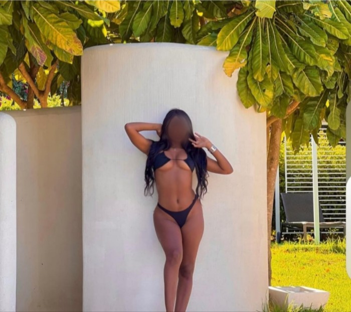 Morena Sexy con cuerpo Natural