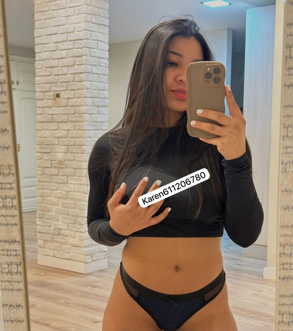 MORENA TOP CON GANAS DE FIESTA