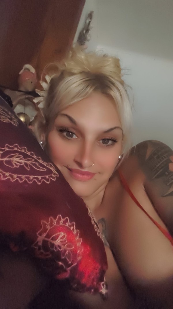 Mistress victoria número 1 en fetiches BDSM ABDL sexo natural