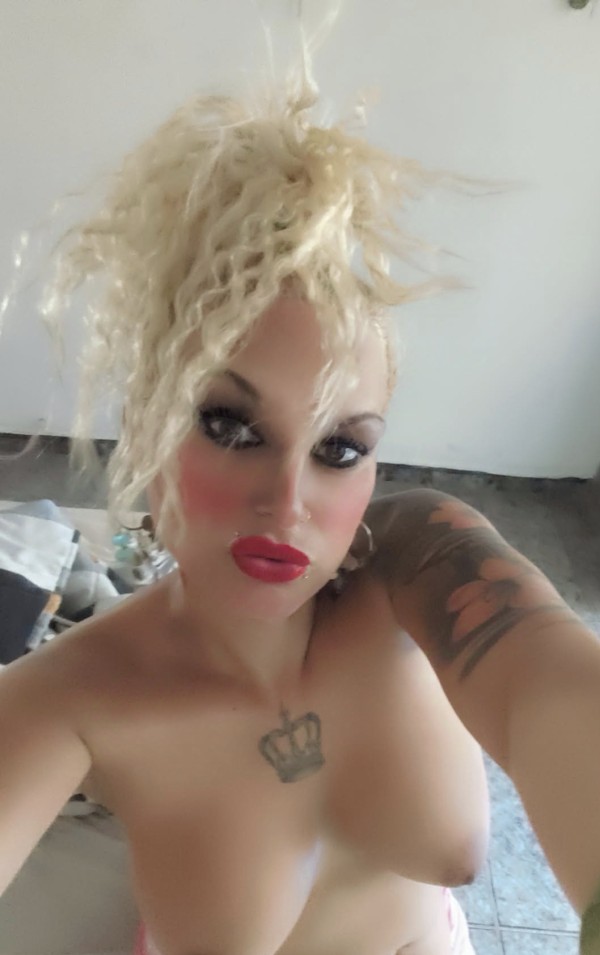 Mistress victoria número 1 en fetiches BDSM ABDL sexo natural