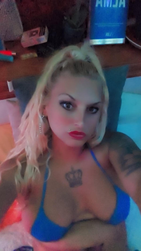 Mistress victoria número  1 en fetiches BDSM ABDL sexo natural