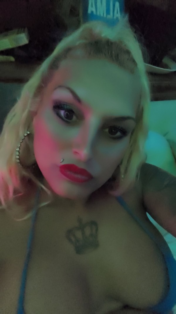 Mistress victoria número 1 en fetiches BDSM ABDL sexo natural