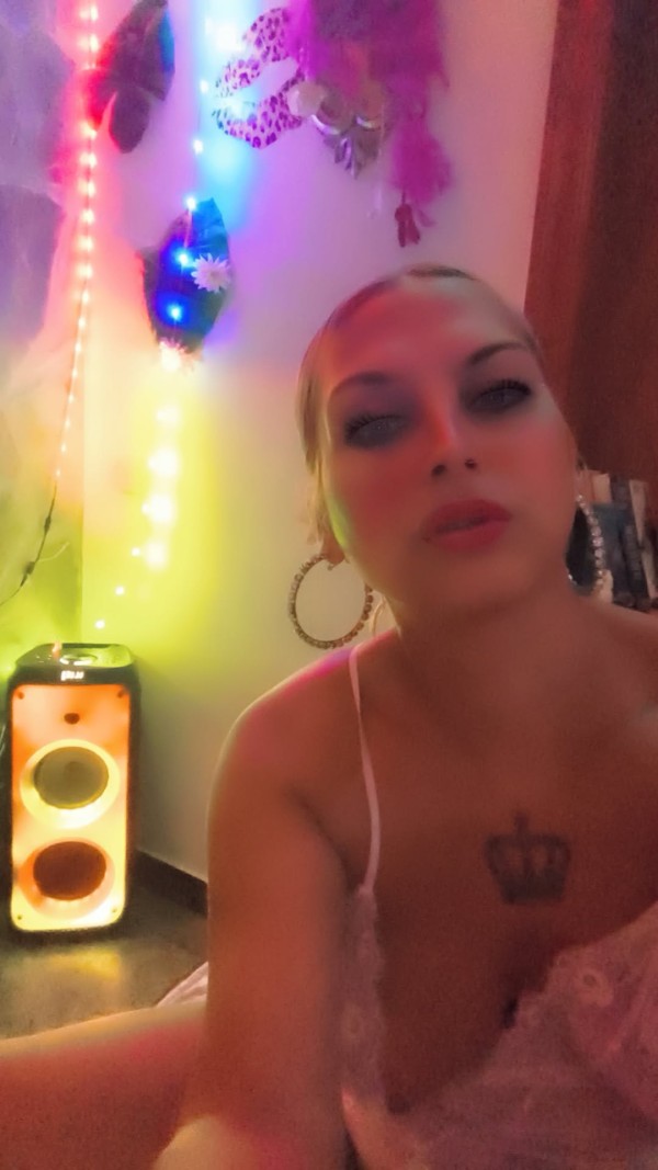 Mistress victoria número  1 en fetiches BDSM ABDL sexo natural