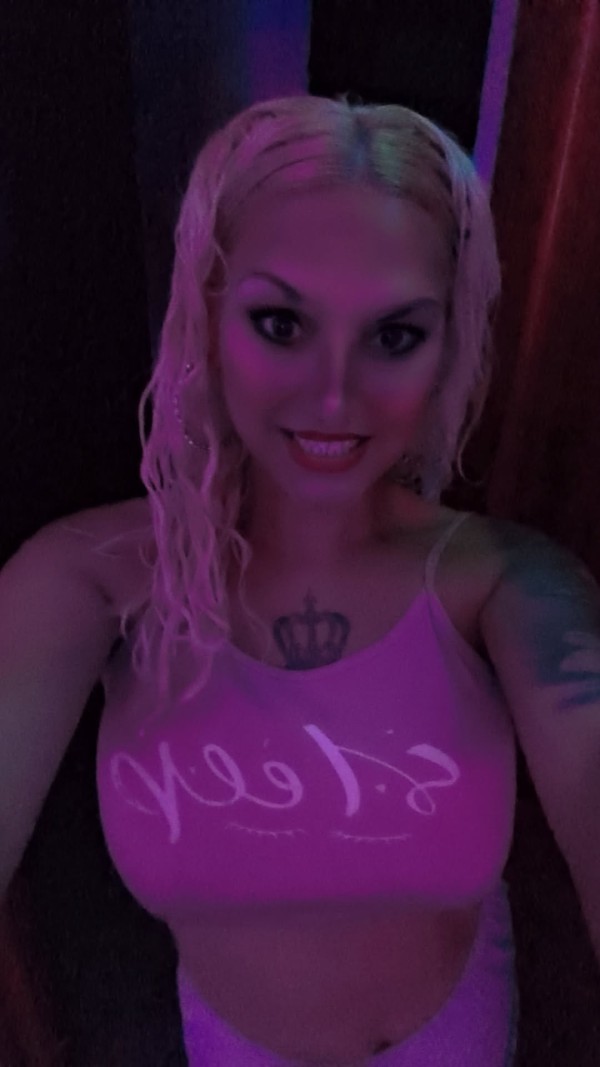 Mistress victoria número  1 en fetiches BDSM ABDL sexo natural