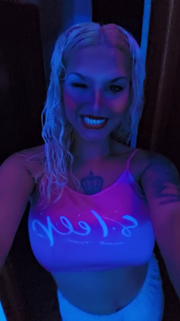 Mistress victoria número 1 en fetiches BDSM ABDL sexo natural