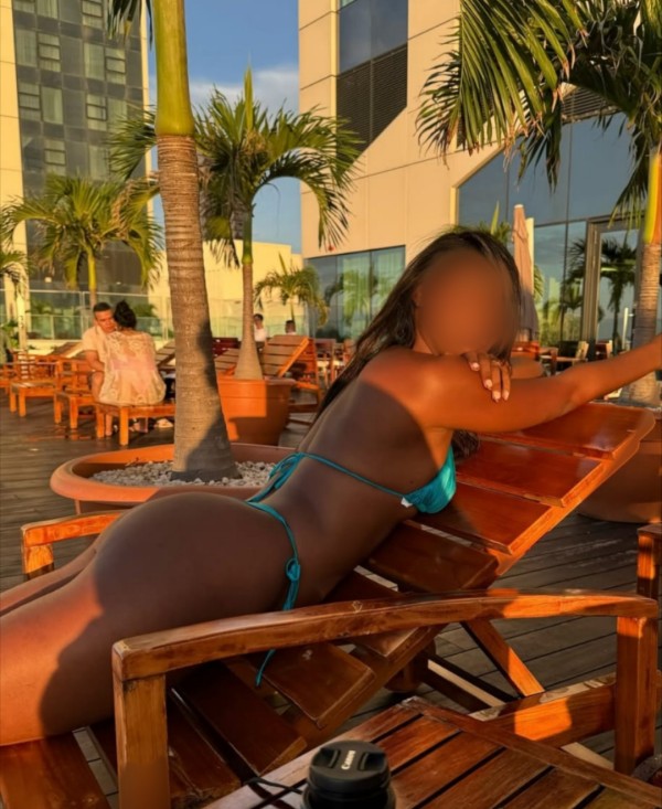 Mulata INDEPENDIENTE,JOVEN FOGOSA EN LA CAMA en BORMUJOS