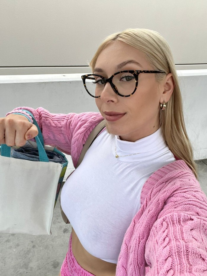 MUJER MADURA DISPONIBLE PARA SEXO Y MASAJES EROTIC