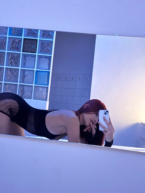 HANNA, JOVENCITA COMPLACIENTE