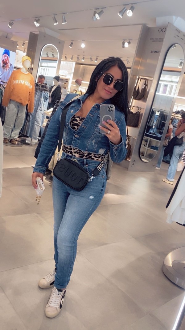 Tú diosa Colombiana ful sexo a tope ……!