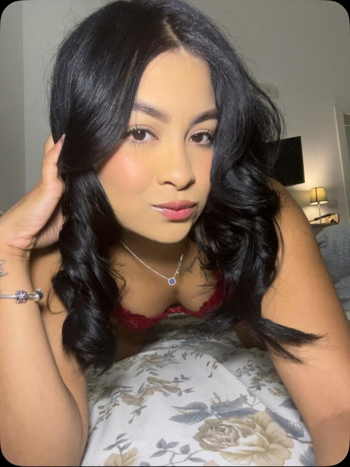 SOY UNA NENA JOVENCITA CALIENTE Y COMPLACIENTE