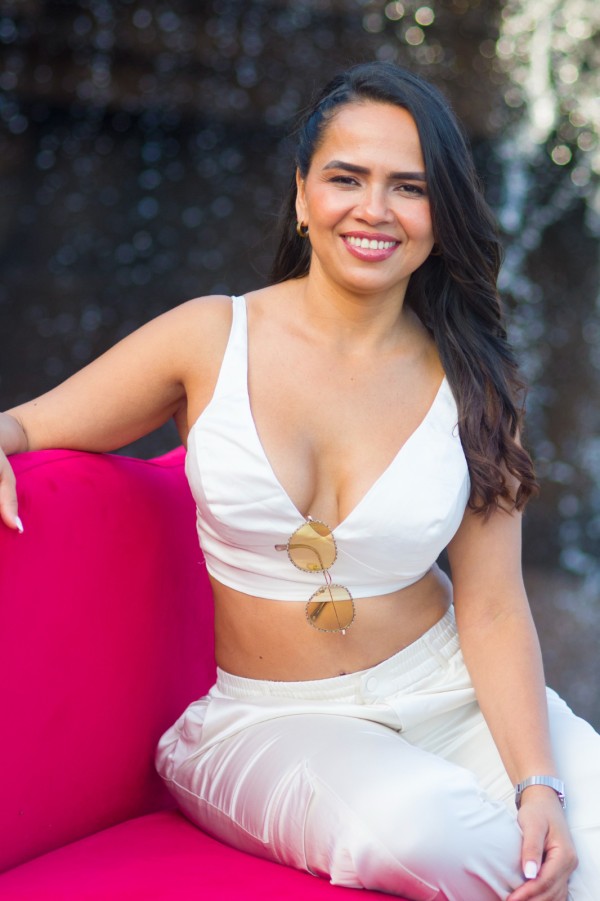 */ SAMANTA  SOY  UN BOMBON LLENO DE CURVAS UNA DIOSA ARGUINEGUIN