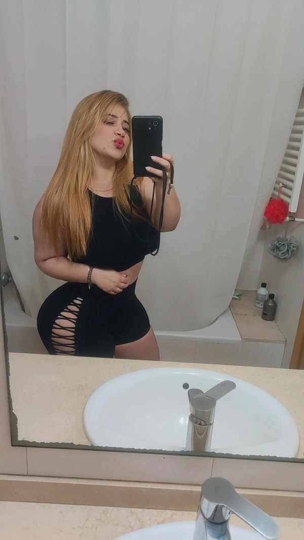 Coral deep throat  fotos 100% reales fiestera