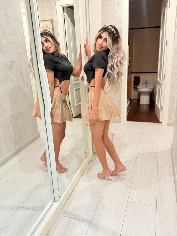 BELLA LATINA  TRANS JOVENCITA DE CURVAS ARDIENTES FIESTERA NOVEDAD