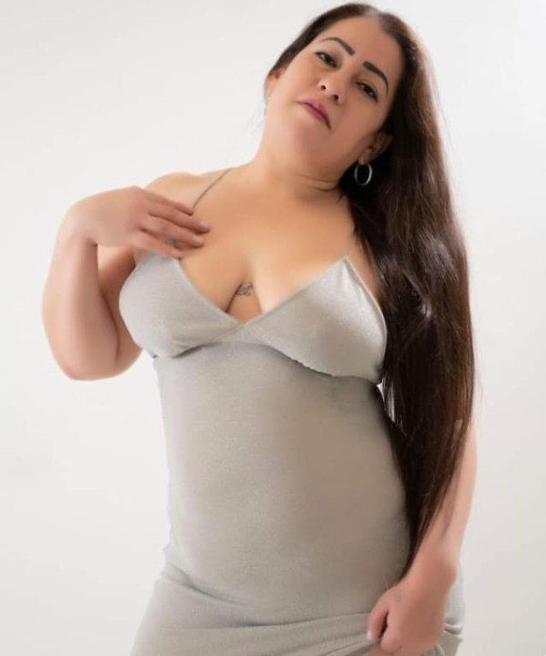 LORENA HERMOSA LATINA · DIVERTIDA Y ENCANTADORA