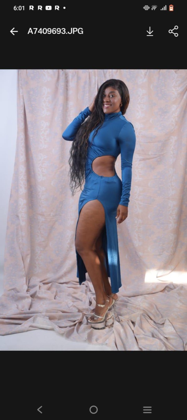 MULATA ATRACTIVA Y MUY CACHONDA