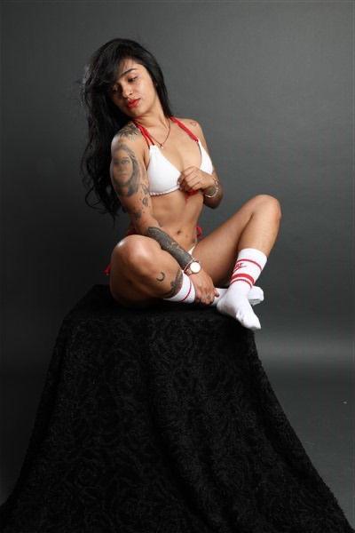 Valeria delgada latina complaciente