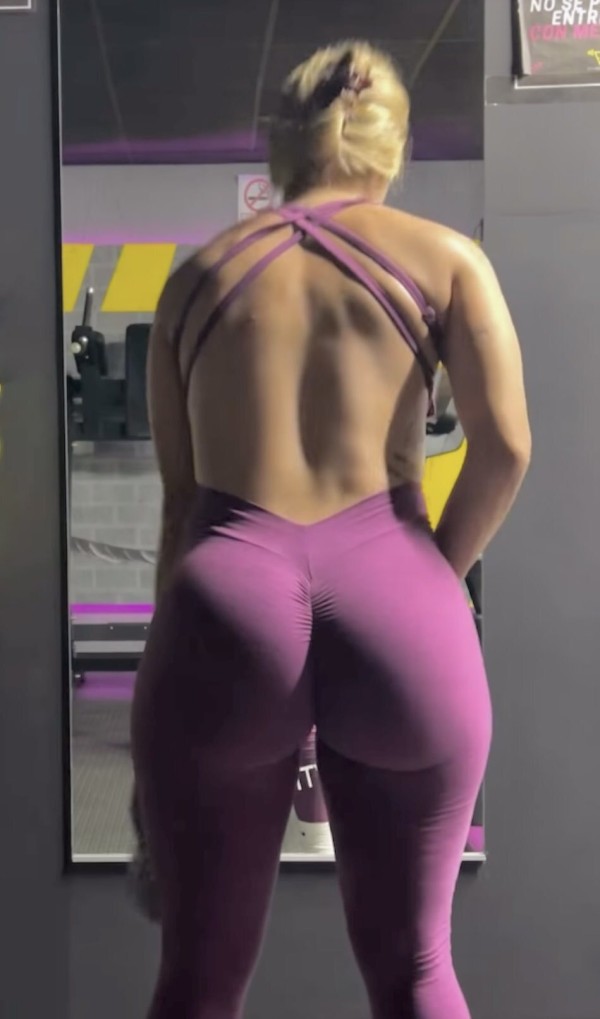 rubia ,calentona,implicada a mil….