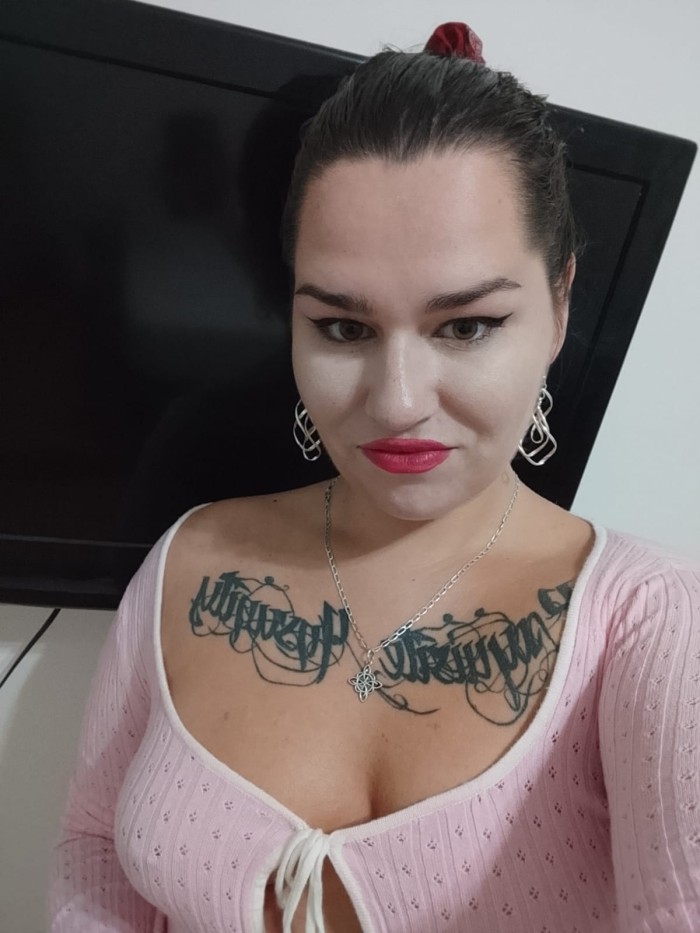 Rusa muy cachonda primera vez en Vigo