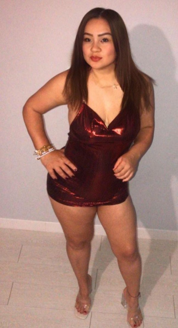 DELICIOSO COÑO HUMEDO Y MULTIORGASMICO TE ESPERA