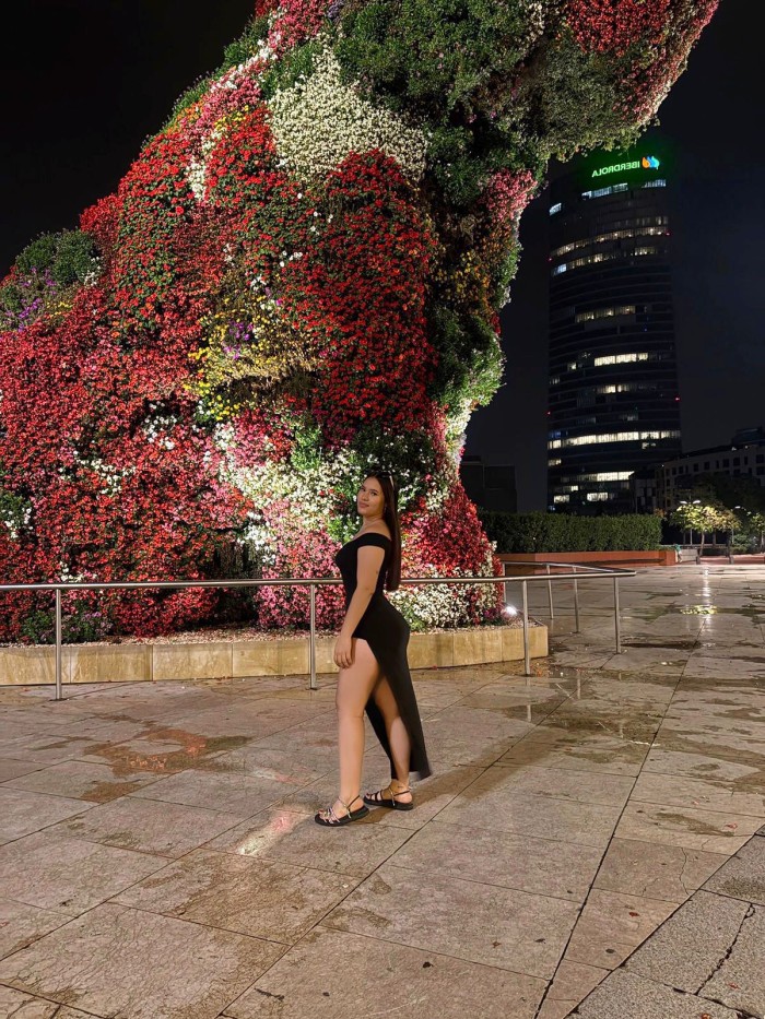 Colombiana ardiente , chica vip muy decidida