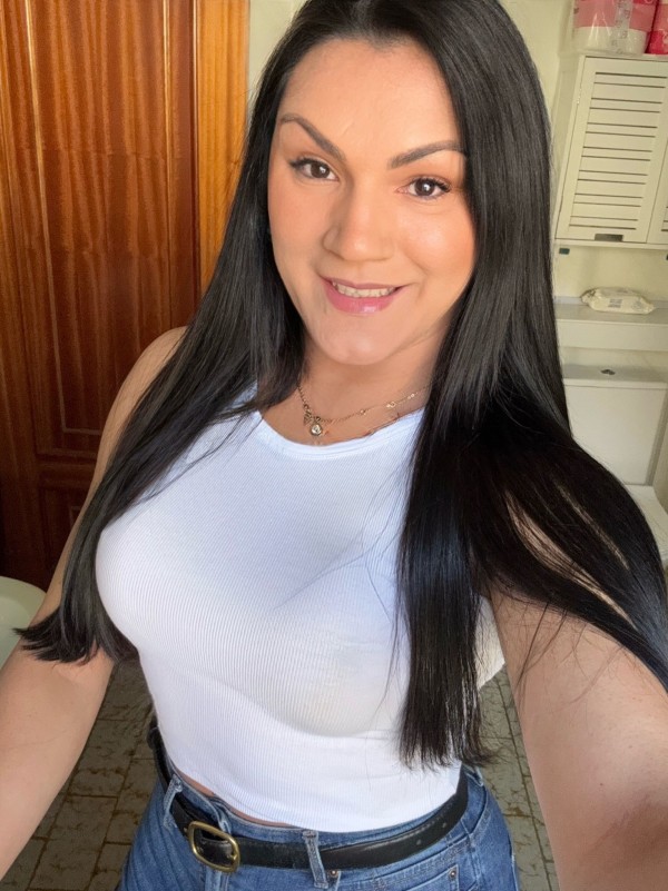 Sabrina brasileña caliente