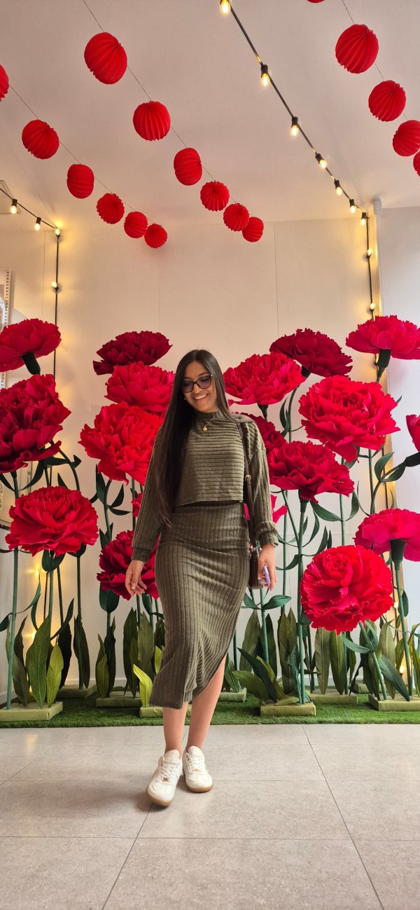 Hola me llamo Sara 24 años, colombiana particular