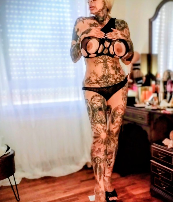 BARBARA ENCANTO DE MUJER