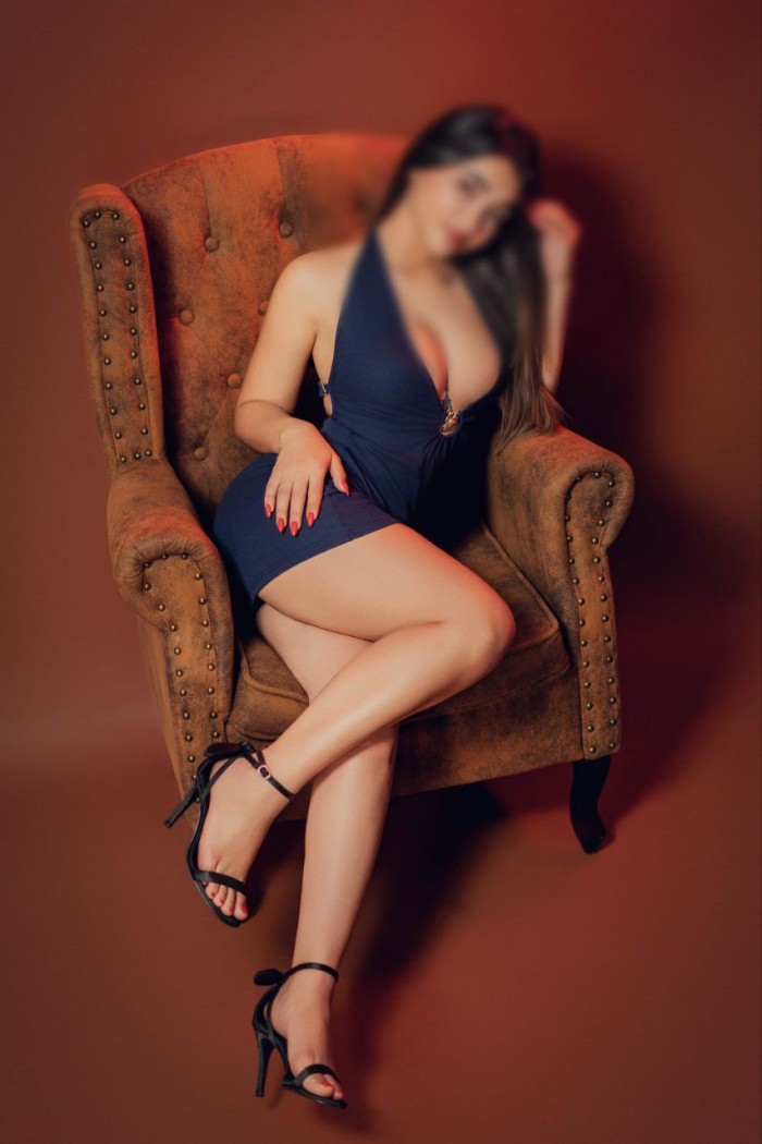 LATINA CAÑERA FIESTERA MORBOSA JUGUETONA CARIÑOSA