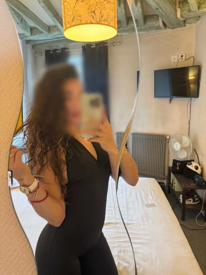 QUIERO CABALGAR EN TU RICA POLLA FIESTERA DELGADA