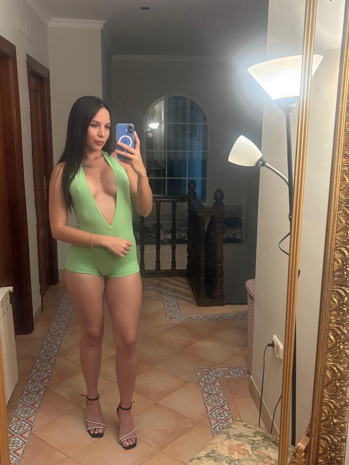 Menceyes 116 Abril, hermosa colombiana 26 años