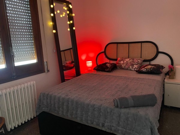 PLAZAS EN GIRONA !!!! Nuevo chalet en centro !!!!