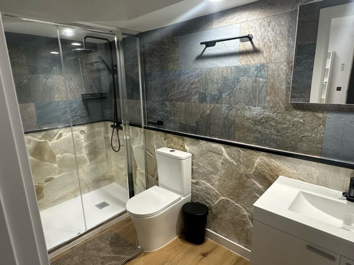 HABITACIONES CON BAÑO PRIVADO AV MADRID