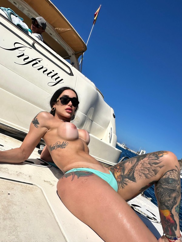 SHANELL CACHONDA MUY FEMENINA ÚLTIMO DÍAS