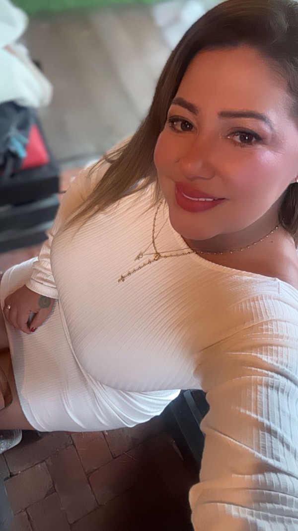 UNA MADURA LLENA DE EXPLOSIÓN DE DULZURA Y AMOR ,CONMIGO NO TE FALTARA NADA