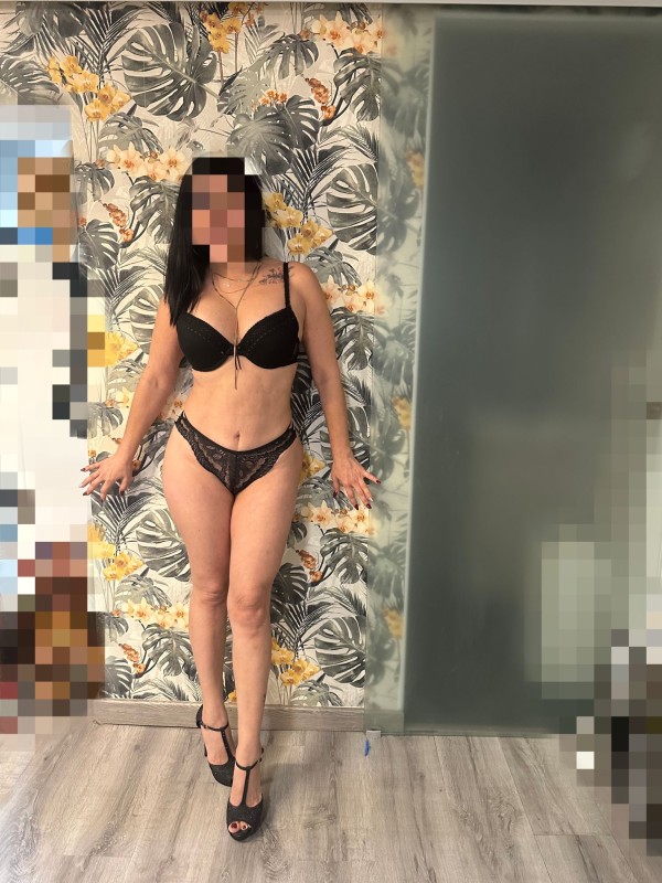 MADURITA CON SABOR CALIENTE VEN DISFRUTA MUCHO