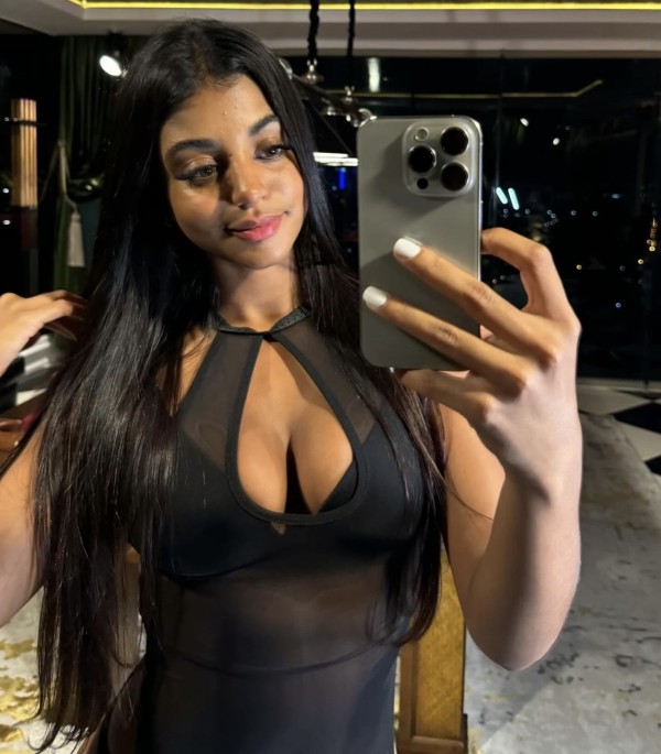 Novedad, chica explosiva fiesta blanca