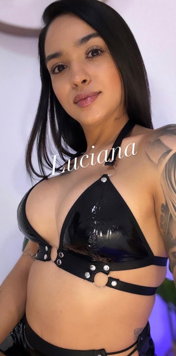 NOVEDAD EN VILLAGARCÍA BASTA DE ENGAÑOS HERMOSA LUCIANA LATINA